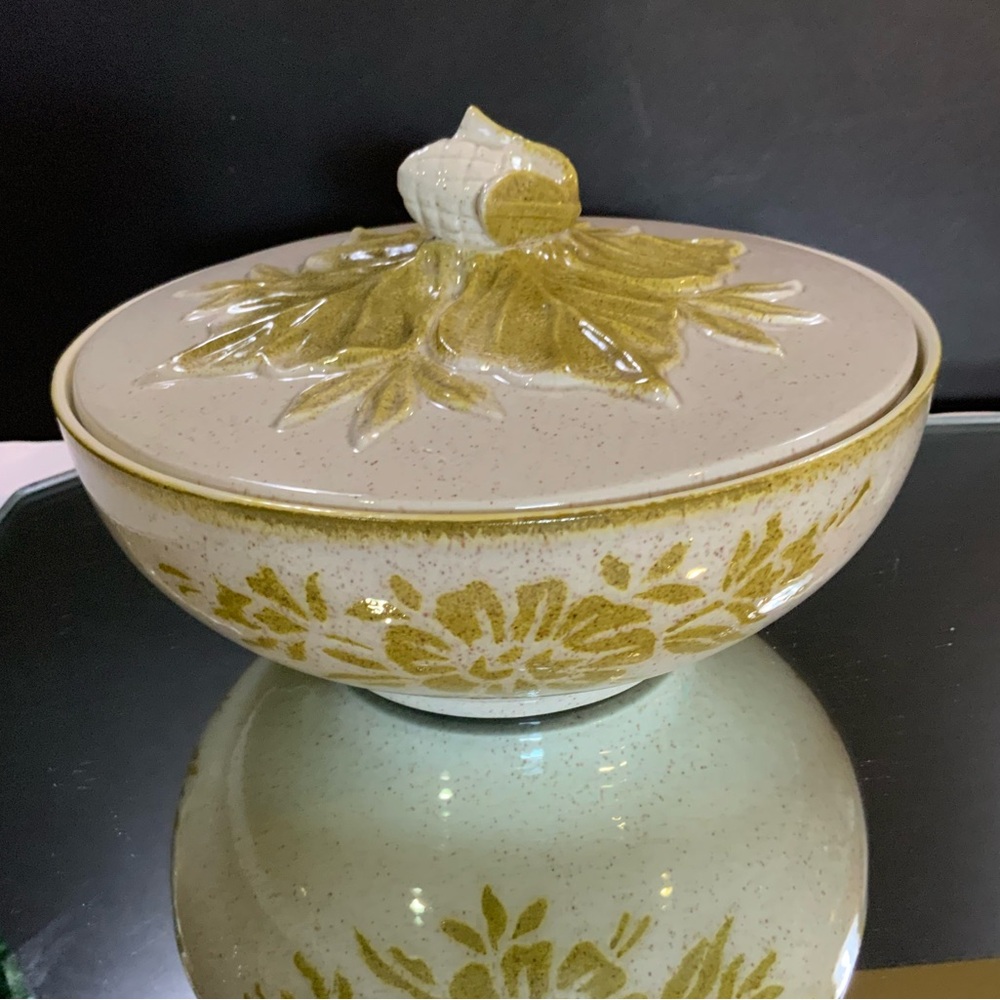 Vintage Damask by Red Wing Covered Casserole with Lid 9 1/4 in #36
